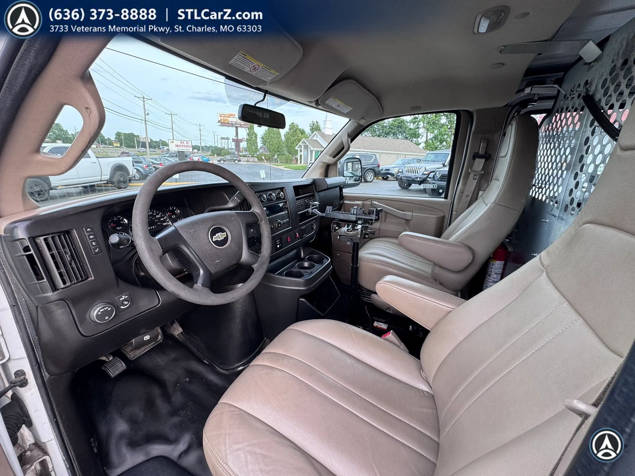 Used 2016 Chevrolet Express 2500 RWD image 10