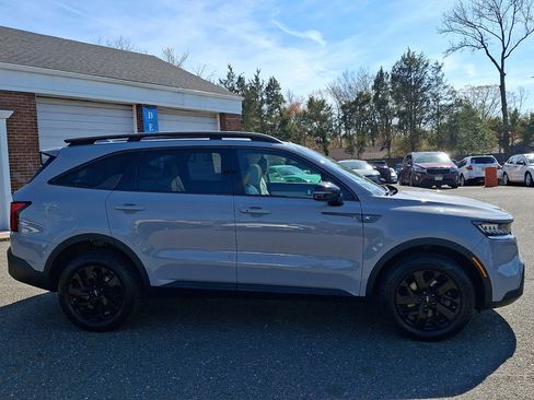 Used 2022 Kia Sorento S w/ Panoramic Sunroof Package image 6