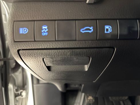 Used 2018 Toyota Camry SE FWD image 20