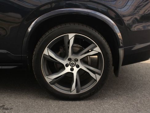Used 2017 Volvo XC90 T6 Momentum AWD/4WD image 10