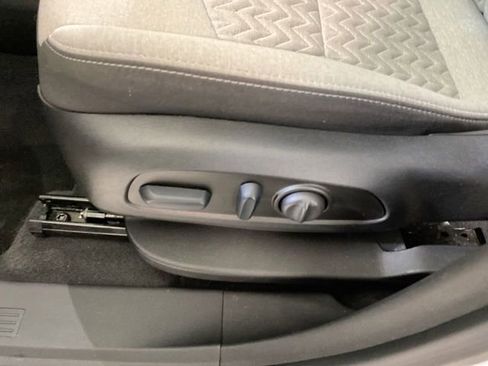 Used 2023 Chevrolet Equinox LS w/ LS Convenience Package FWD image 25