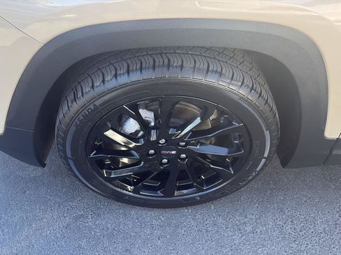 Used 2023 GMC Terrain SLE w/ Driver Convenience Package FWD image 17