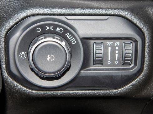 Used 2021 Jeep Wrangler Willys image 24