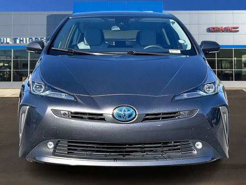 Used 2020 Toyota Prius LE image 2