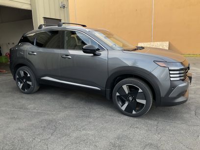 Used 2026 Nissan Kicks SR w/ Cold Weather Package