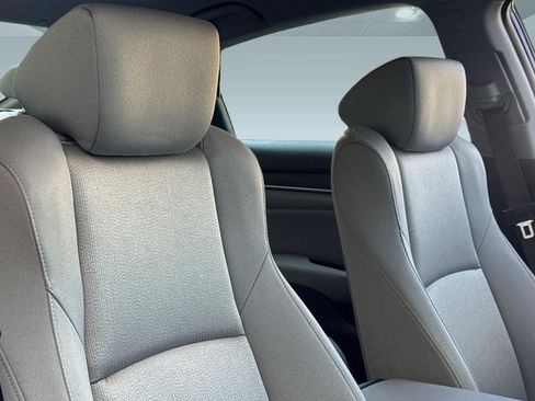 Used 2018 Honda Accord Hybrid image 32