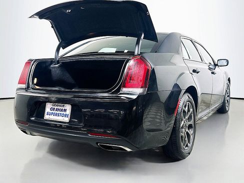 Used 2017 Chrysler 300 S w/ 300S Premium Group image 28