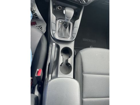 Used 2025 Kia Soul LX w/ LX Technology Package FWD image 16