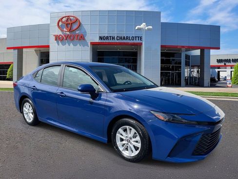 Used 2025 Toyota Camry LE w/ Convenience Package FWD image 3