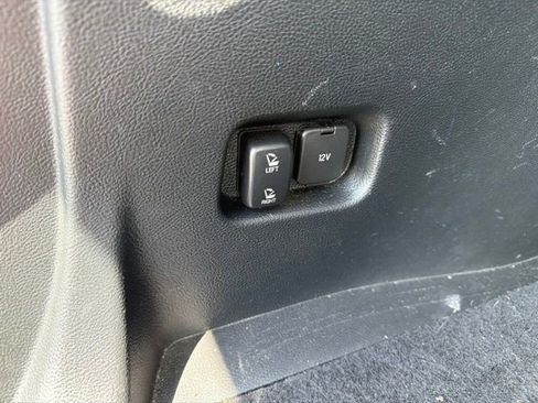 Used 2017 Ford Edge Titanium w/ Technology Package FWD image 11