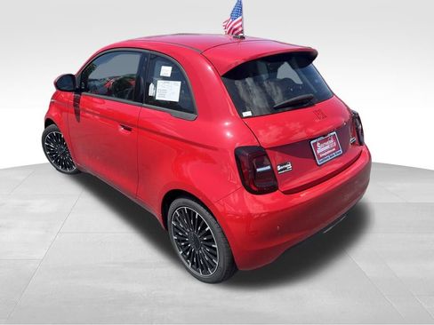 New 2024 FIAT 500 e (RED) FWD image 20