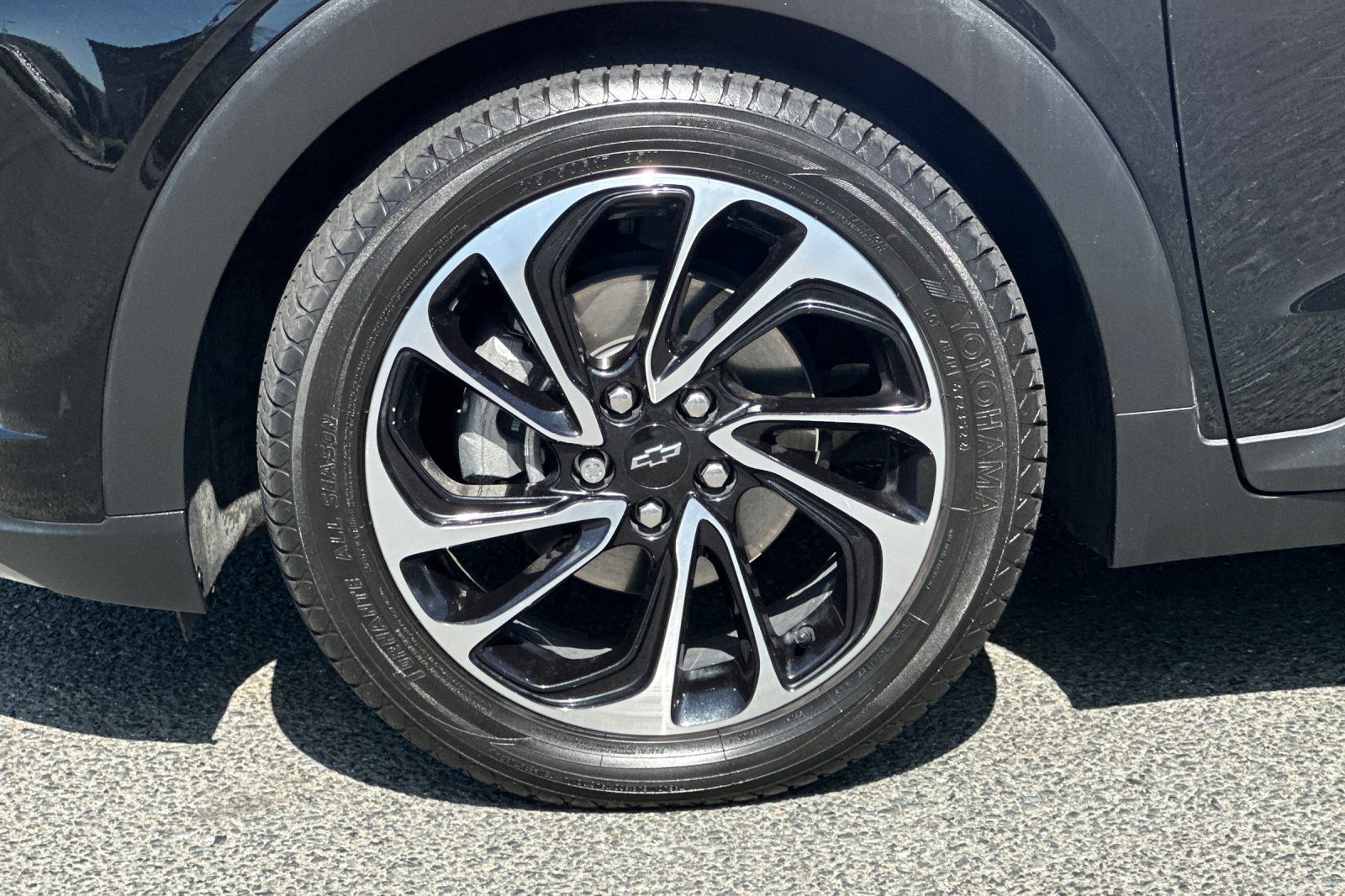Used 2022 Chevrolet Bolt EUV Premier w/ Sun & Sound Package FWD image 25