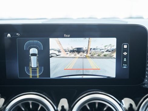 Used 2025 Mercedes-Benz GLB 250 GLB 250 w/ Exclusive Package image 57