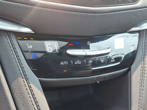 Certified 2025 Cadillac XT5 Sportv w/ Technology Package AWD/4WD image 17