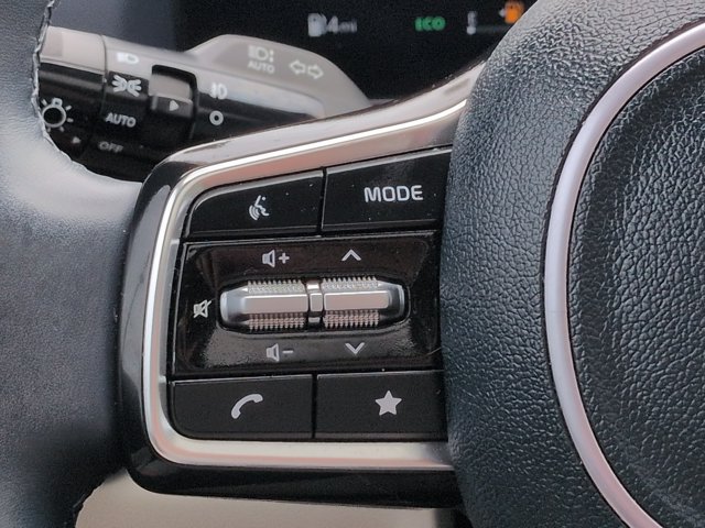 Used 2025 Kia Carnival SX Prestige FWD image 28