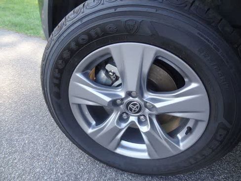 Certified 2025 Toyota RAV4 XLE AWD/4WD image 36