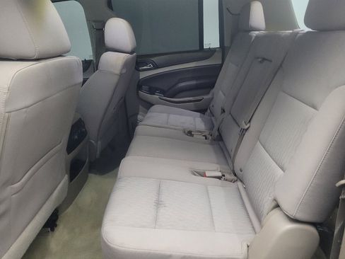 Used 2016 Chevrolet Suburban LS RWD image 18
