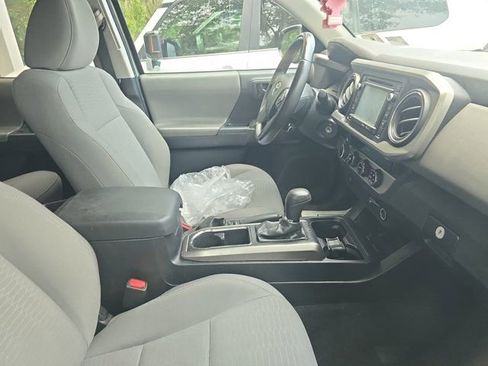 Used 2017 Toyota Tacoma SR5 w/ Tow Package AWD/4WD image 5