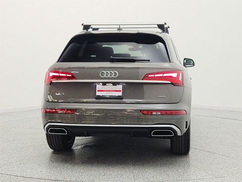 Used 2023 Audi Q5 2.0T Premium w/ Convenience Package AWD/4WD image 6