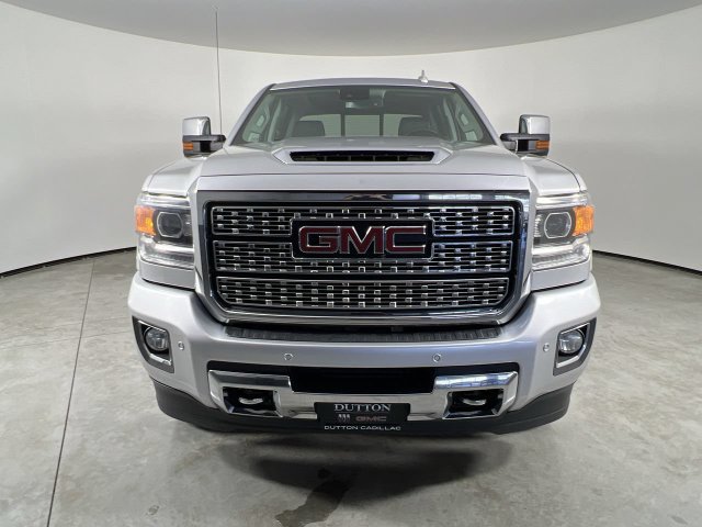 Used 2018 GMC Sierra 2500 Denali w/ Duramax Plus Package AWD/4WD image 3