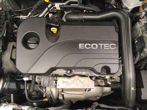 Used 2021 Chevrolet Equinox LS w/ LS Convenience Package FWD image 30