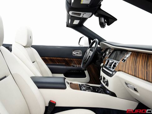 Used 2016 Rolls-Royce Dawn image 34