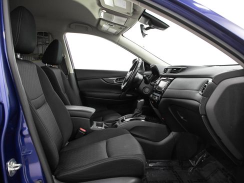 Used 2020 Nissan Rogue SV w/ Premium Package AWD/4WD image 13