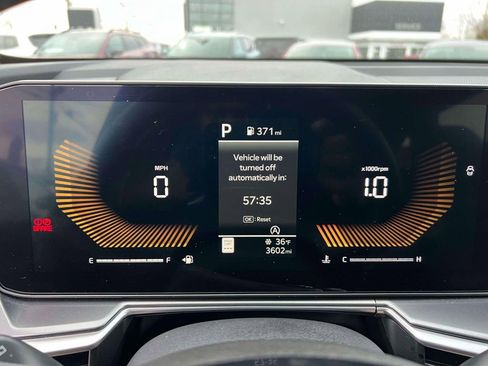 Used 2025 Kia Sorento S image 24