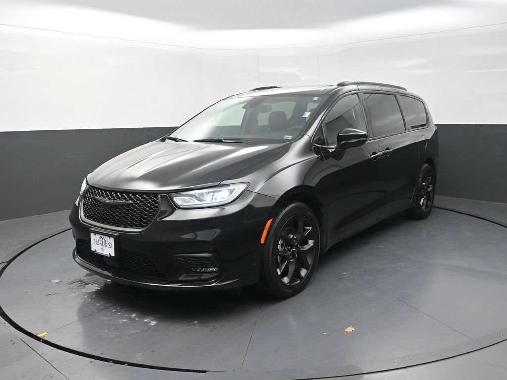 Used 2025 Chrysler Pacifica Limited FWD image 4