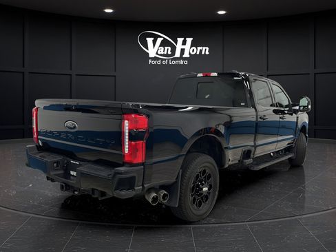 Used 2025 Ford F250 XLT w/ Black Appearance Package AWD/4WD image 7