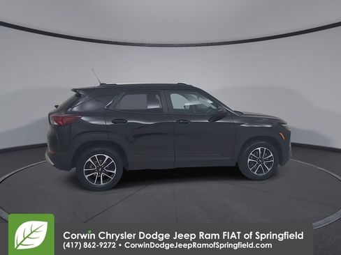 Used 2025 Chevrolet TrailBlazer LT image 16