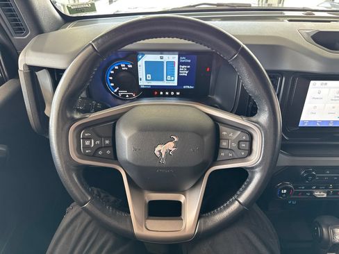 Used 2023 Ford Bronco Big Bend w/ Sasquatch Package AWD/4WD image 17