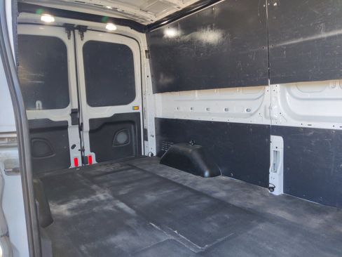 Used 2018 Ford Transit 250 148 Medium Roof image 32