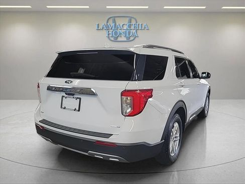 Used 2020 Ford Explorer XLT w/ Equipment Group 202A AWD/4WD image 5