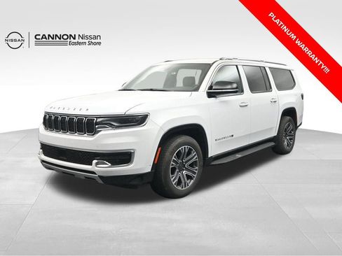 Used 2024 Jeep Wagoneer L Series II image 1