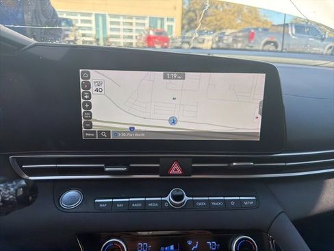 Used 2023 Hyundai Elantra SEL w/ Convenience Package image 9