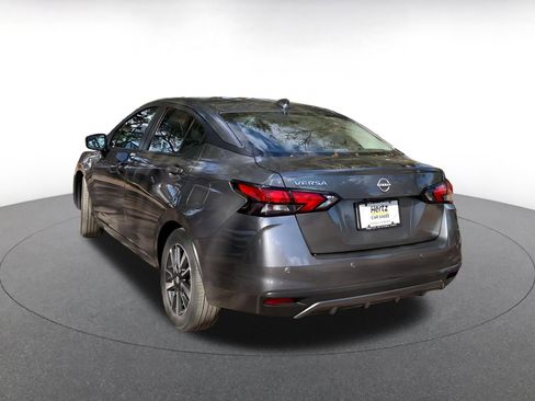 Used 2025 Nissan Versa SV image 5