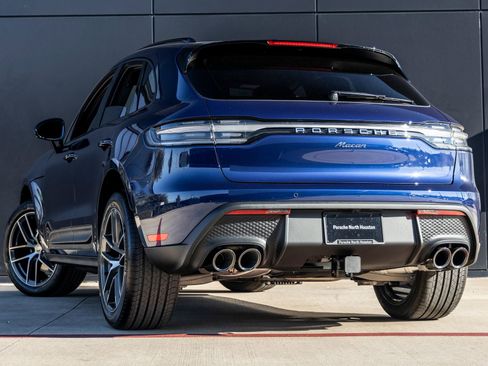 Certified 2026 Porsche Macan AWD/4WD image 3