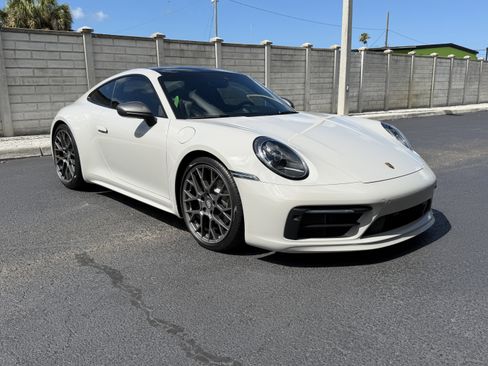 Certified 2024 Porsche 911 Carrera T RWD image 9