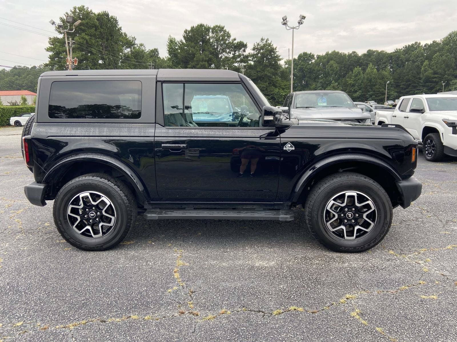 Used 2023 Ford Bronco Outer Banks AWD/4WD image 2