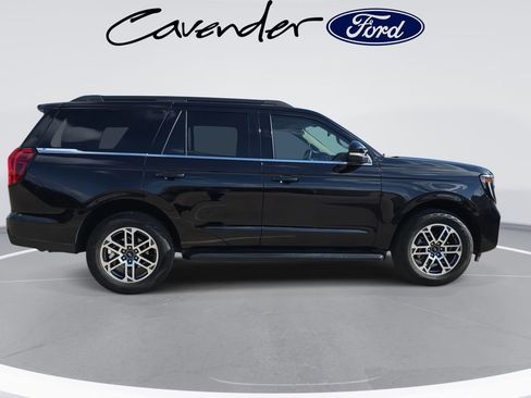 New 2025 Ford Expedition Active image 4