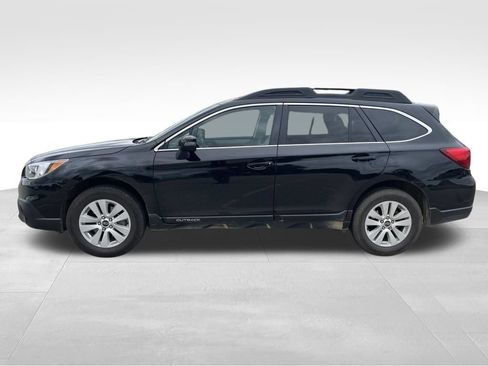 Used 2017 Subaru Outback 2.5i Premium AWD/4WD image 4