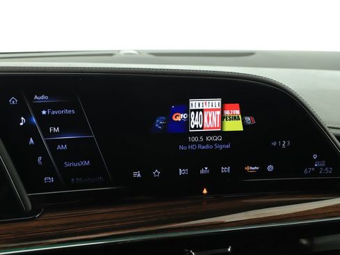 Used 2024 Cadillac Escalade Luxury AWD/4WD image 26