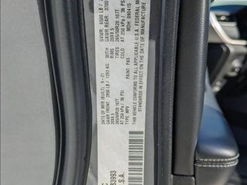 Used 2021 Jeep Grand Cherokee L Laredo image 27