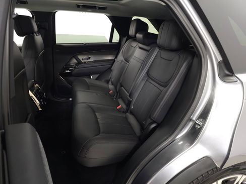 Used 2024 Land Rover Range Rover Sport SE image 35