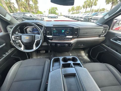 Used 2025 Chevrolet Silverado 1500 LT image 18