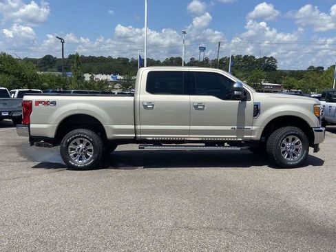 Used 2017 Ford F350 Lariat w/ Lariat Ultimate Package AWD/4WD image 2