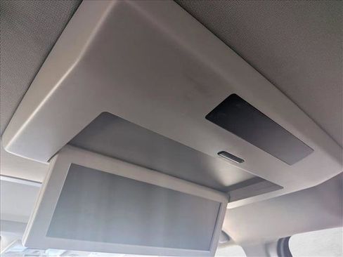 Used 2018 Toyota Sienna SE Premium image 19