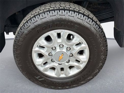 Used 2024 Chevrolet Silverado 2500 LTZ image 11
