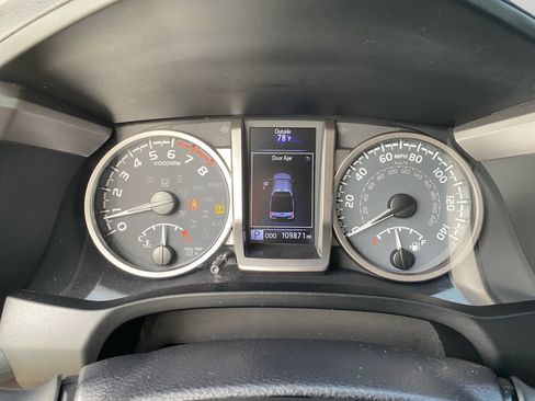 Used 2021 Toyota Tacoma SR5 RWD image 20